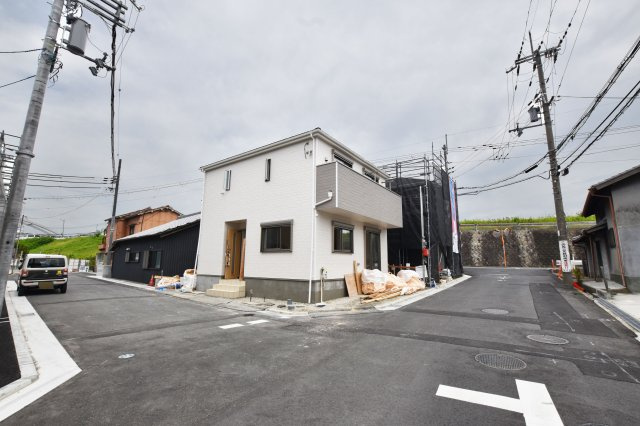 クレイドルガーデン摂津市鳥飼和道新築一戸建て｜全12区画＋駐車1台可
