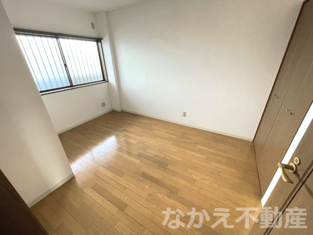 【寝室】 | 落ち着いた色調の寝室です