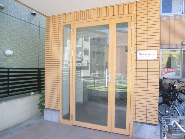 グレースステージのエントランス|安心のオートロックマンションです♪