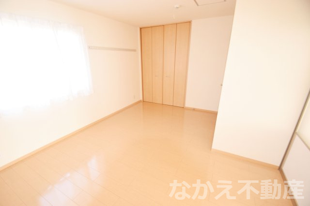 【寝室】 | 落ち着いた色調の寝室です