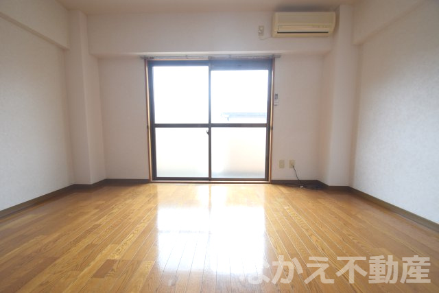 【居間・リビング】 | 使いやすい居間です