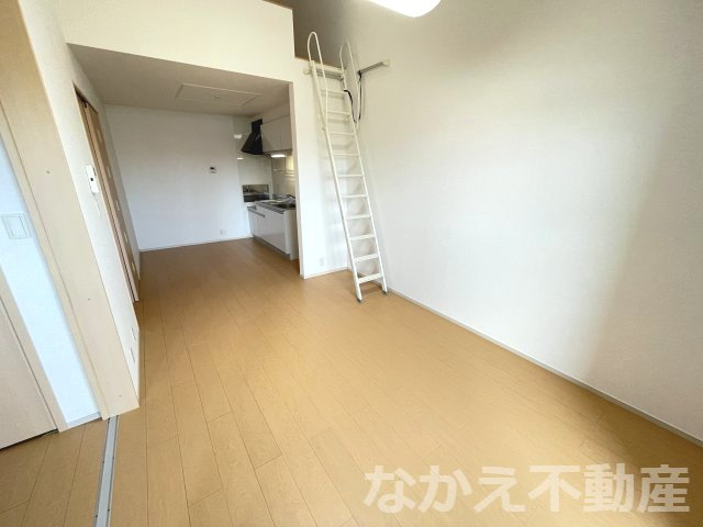 【居間・リビング】 | こちらの居間で趣味の時間をお楽しみください