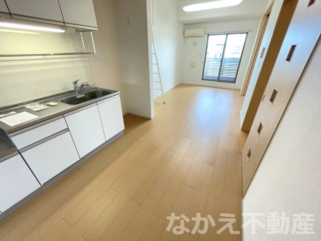 【居間・リビング】 | こちらの居間で趣味の時間をお楽しみください