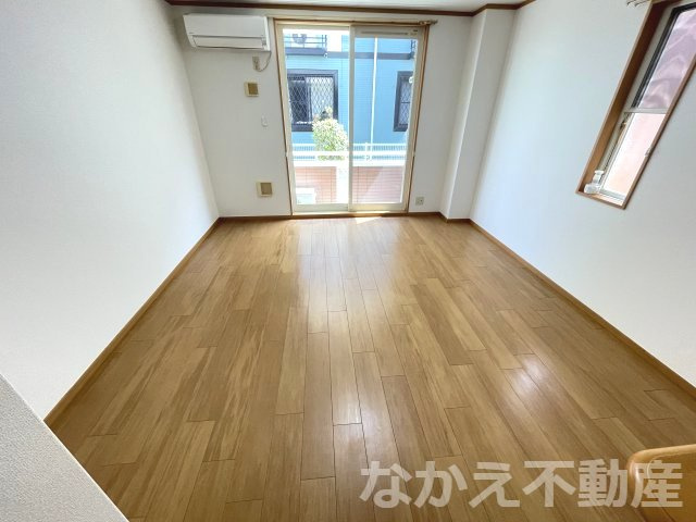 【寝室】 | 広くて明るい寝室