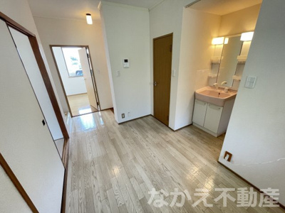 【居間・リビング】 | ＳＡＫＵＲＡ | こちらの居間で趣味の時間をお楽しみください