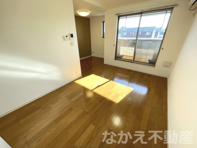 【寝室】 | 広くて明るい寝室