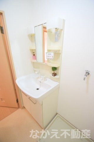 【独立洗面台】 | 朝の支度にも助かる、独立の洗髪洗面化粧台