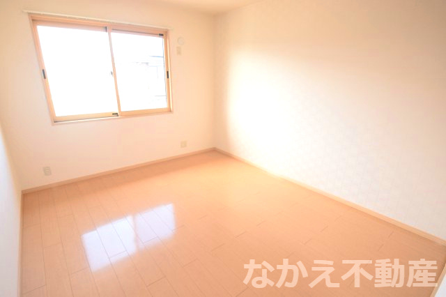 【寝室】 | 広くて明るい寝室