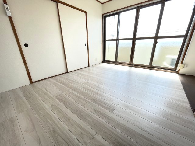 【寝室】 | 落ち着いた色調の寝室です
