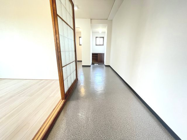 【寝室】 | 広くて明るい寝室