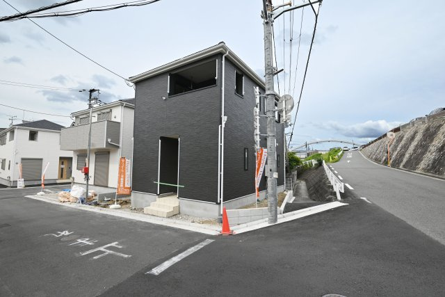 クレイドルガーデン摂津市鳥飼和道新築一戸建て｜全12区画＋駐車1台可