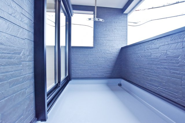 クレイドルガーデン摂津市鳥飼和道新築一戸建て｜全12区画＋駐車1台可のバルコニー|インナーバルコニーを採用しているので突然の雨でも洗濯物は大丈夫です。