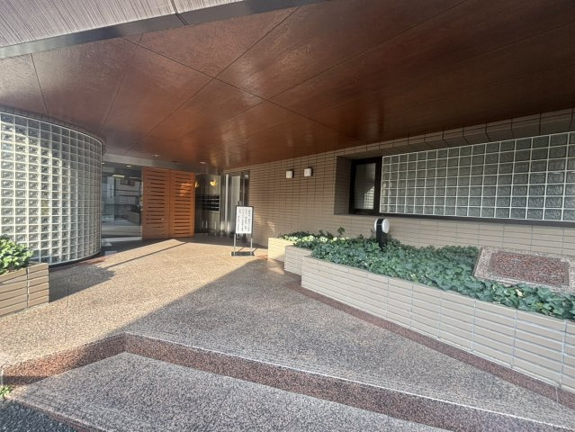 藤和小日向ホームズのエントランス