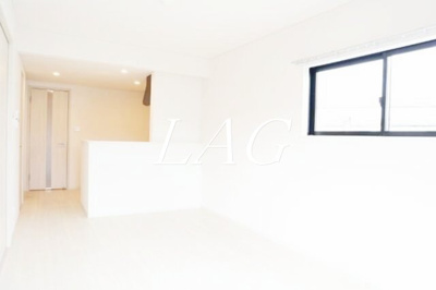 【居間・リビング】 | アジロハイツ | 洋室のお部屋です。