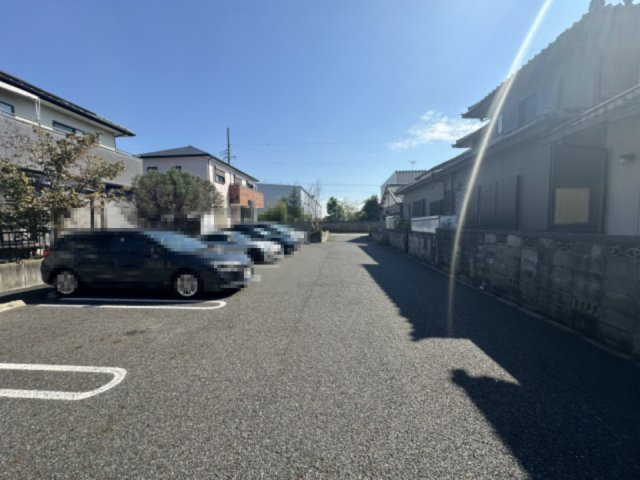 カーサベッラの駐車場