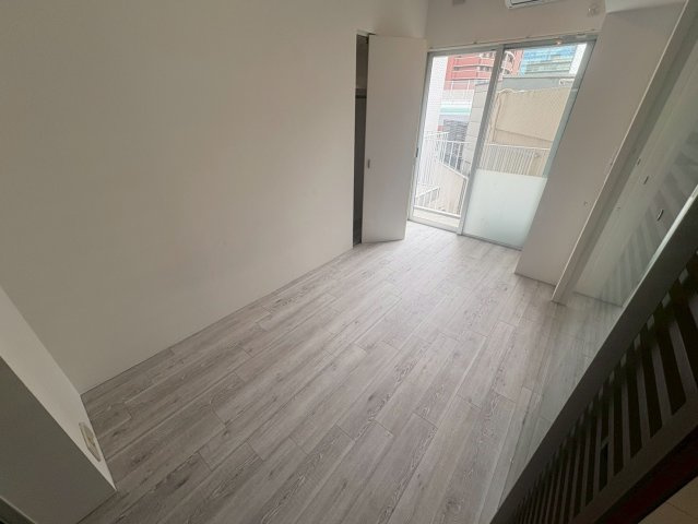 アーバンフラッツ湊町の洋室