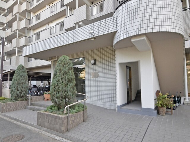 いちょう通り東３－７－３号棟のエントランス