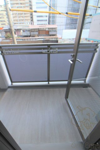 エスリード南森町ラグシスのバルコニー