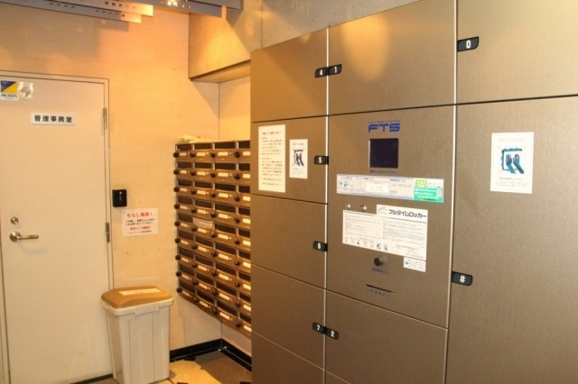 ステージファースト西新宿のその他共用部分|２４時間荷物が受け取れる宅配ボックス付☆