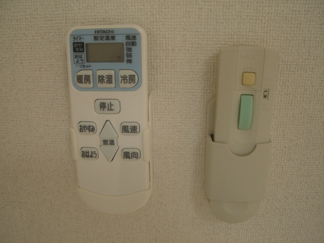 クオーレの設備|エアコンと照明リモコン