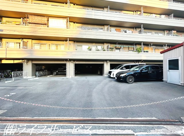 【駐車場】 | サニーコーポ東三国 | 敷地内駐車場