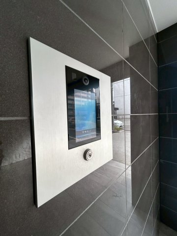 セレニテ難波グランデシュッドのセキュリティ