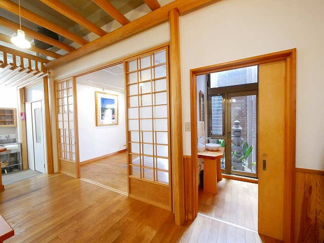 北市町店舗の内装