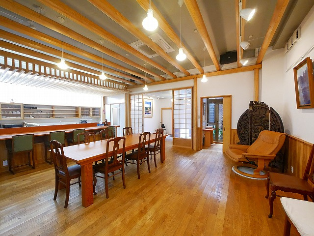 北市町店舗の内装