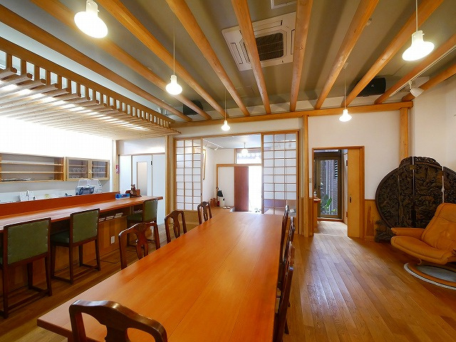 北市町店舗の内装