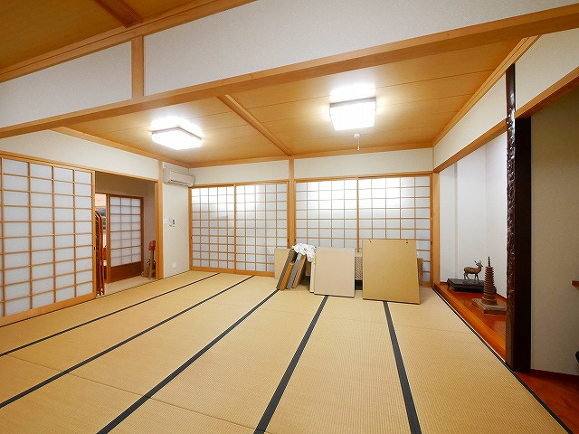 北市町店舗の内装