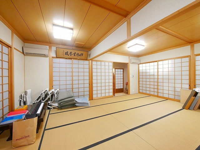 北市町店舗の内装