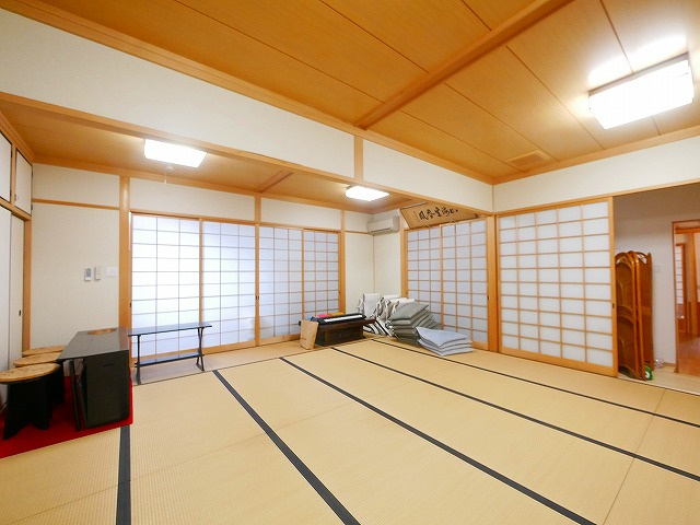 北市町店舗の内装