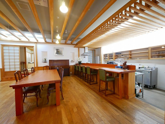 北市町店舗の内装