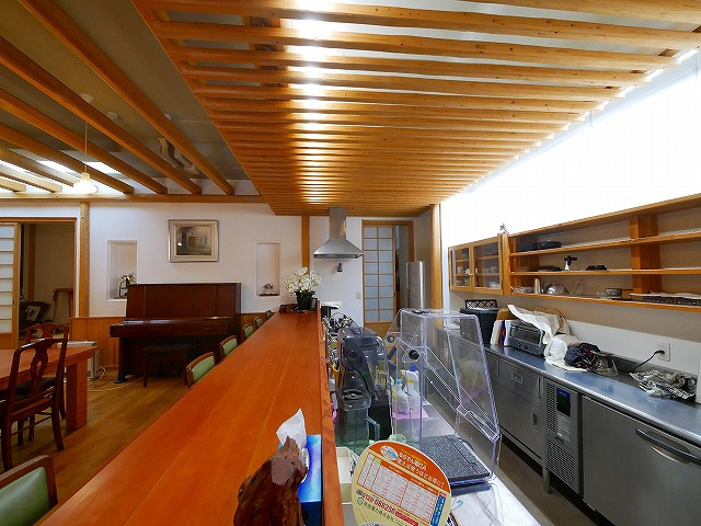 北市町店舗の内装