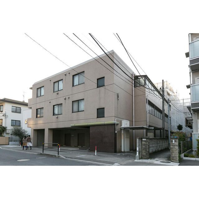 フローラ本八幡の外観