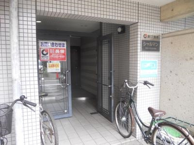 第17長栄シャルマン四条大宮壱番館の駐車場|エントランス
