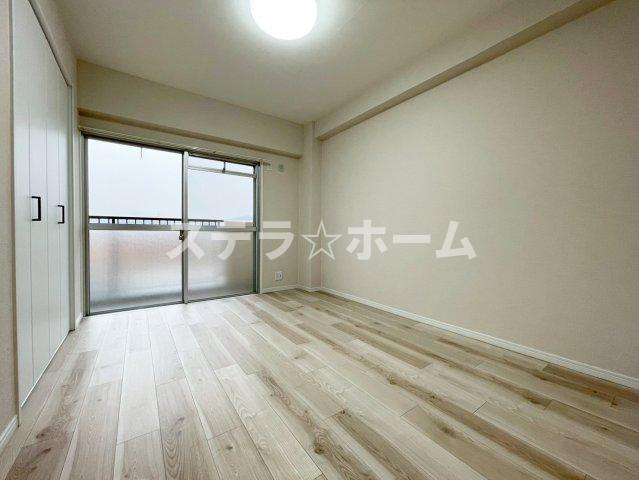 パークプラザ鶴見の洋室|明るい洋室です