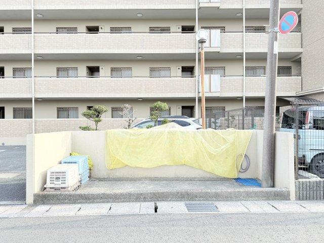 グランコート三島のその他共用部分|敷地内にゴミ捨て場あり。