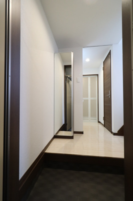 【玄関】 | メゾンソレイユ2