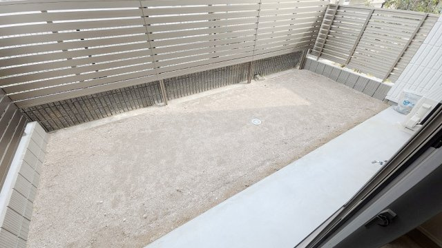 メゾン・ルミナスの庭