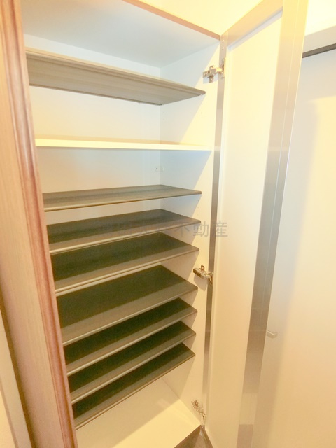 グランステージ西蒲田の設備|玄関　シューズボックス