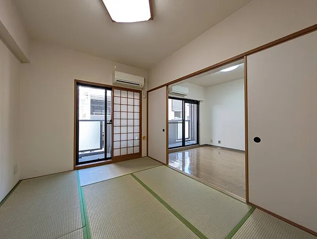 メープル神戸本山の居間・リビング