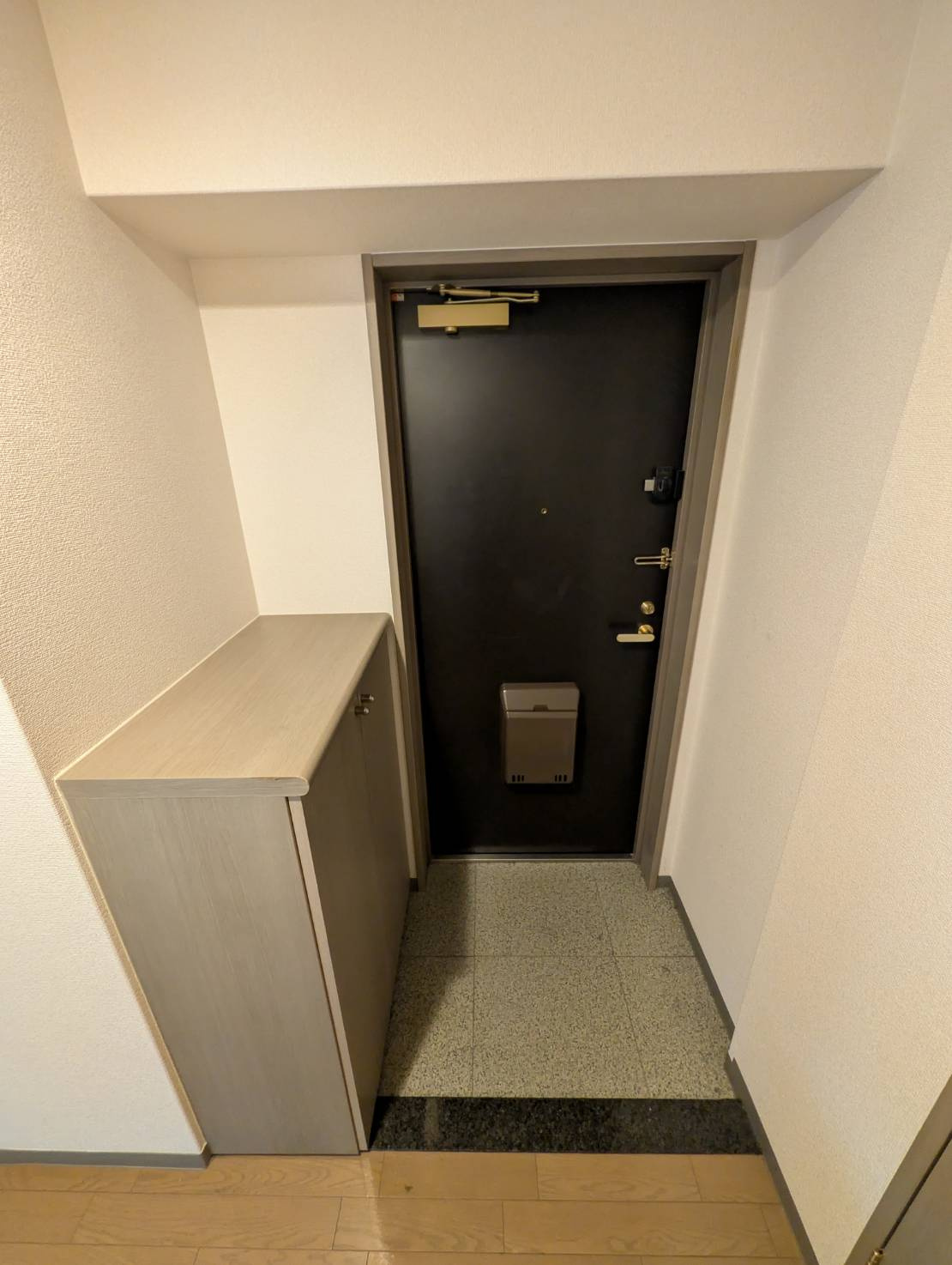 メープル神戸本山の玄関