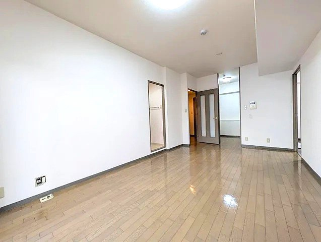 メープル神戸本山の居間・リビング