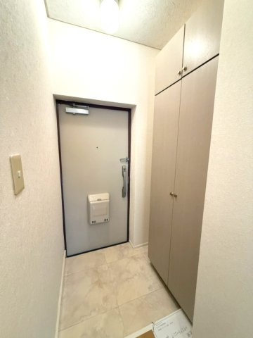 岡本パークマンションの玄関
