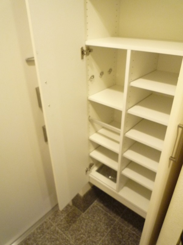 ノブレス赤羽の玄関