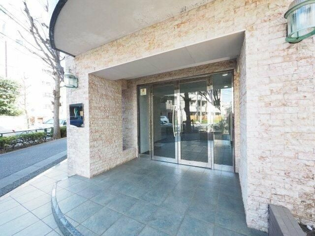 ステージファースト小石川のエントランス