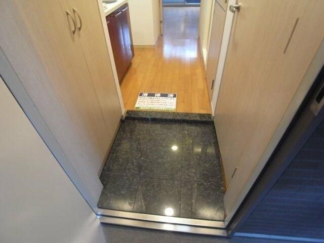 ステージファースト小石川の玄関