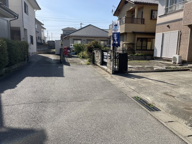 藤岡市藤岡　中古1699の前面道路含む現地写真