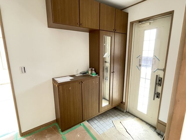 藤岡市藤岡　中古1699の玄関